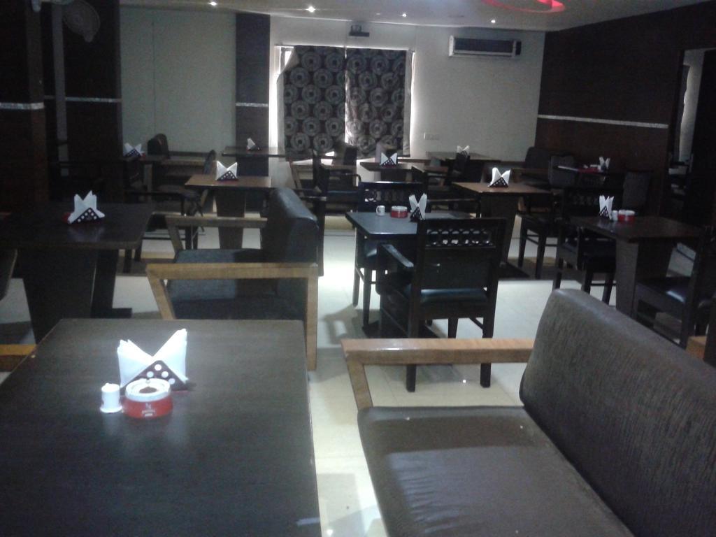 Hotel Simran Pride, Raipur Extérieur photo