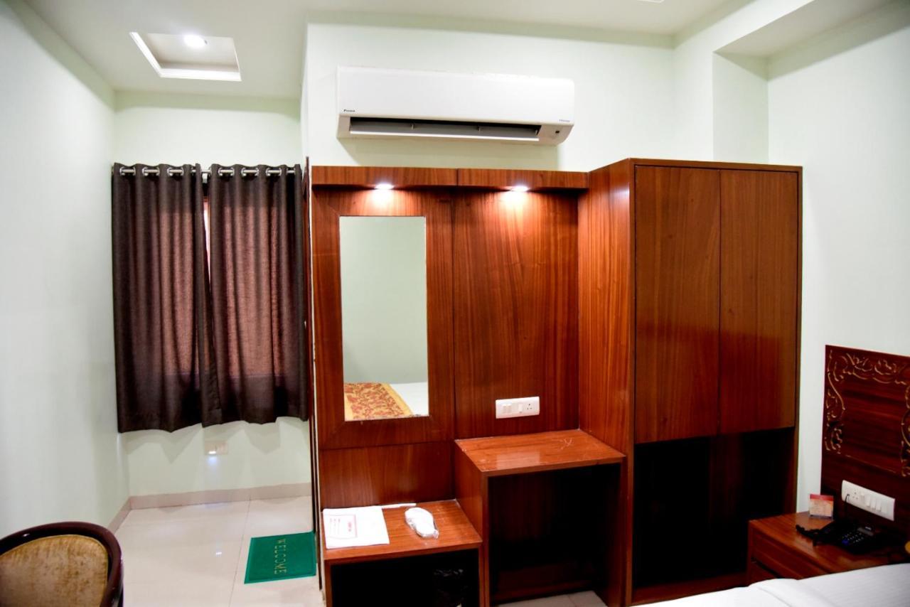 Hotel Simran Pride, Raipur Extérieur photo